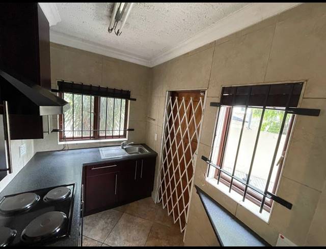 BUSINESS PROPERTY TO RENT IN ROOIHUISKRAAL